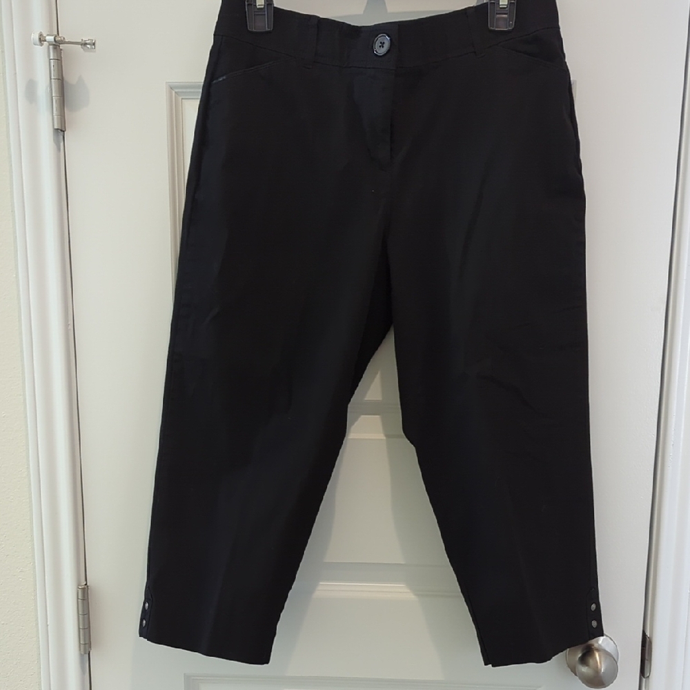 Counterparts Elegant Black Capris